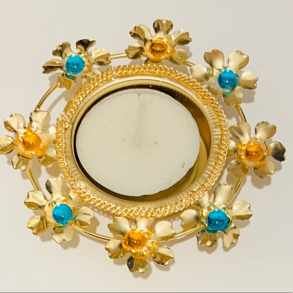 Tealight Candleholder made with alloy and metal - Picture 4 of 6